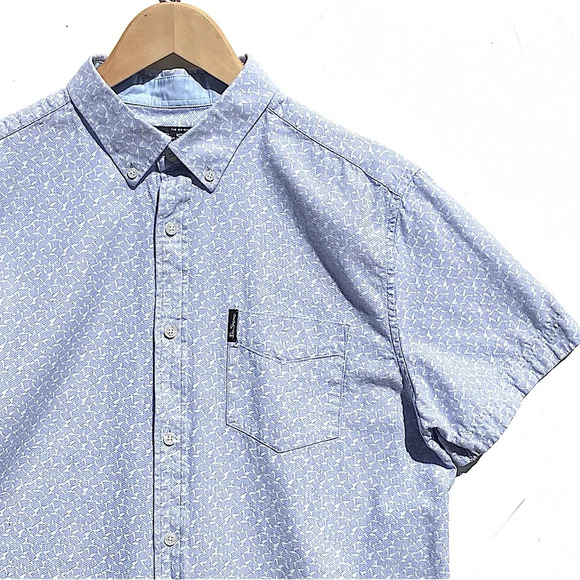 Ben Sherman Other - BEN SHERMAN Men’s 100% cotton Light Blue and White Geo Print Short Sleeve Shirt